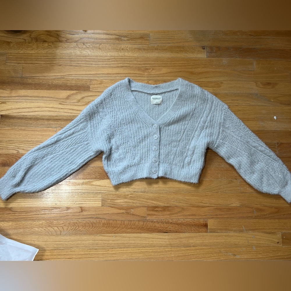 Abercrombie & Fitch Soft A&F Crop Sweater - Size small